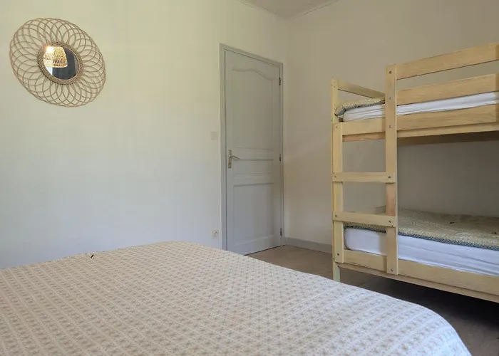 Elegante Maison De Maitre Xviiie, Jardin Clos 500m², Nature, Proche Puy-en-velay, 11 Pers., Cosy & Confort - Fr-1-582-315 Holiday home *