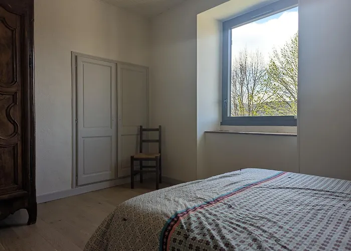 Elegante Maison De Maitre Xviiie, Jardin Clos 500m², Nature, Proche Puy-en-velay, 11 Pers., Cosy & Confort - Fr-1-582-315 Holiday home